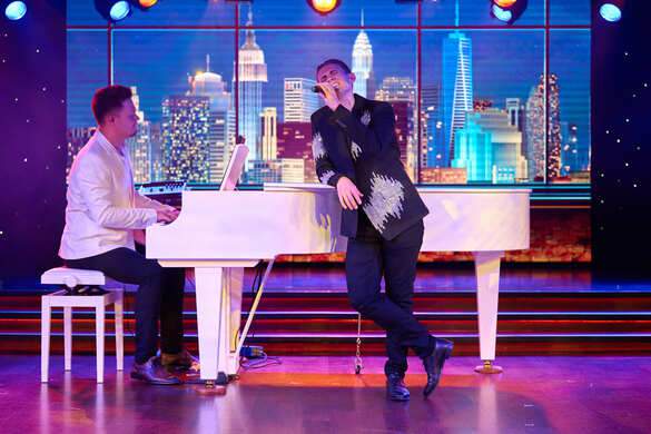 Seabourn Grand Salon Shows ©www.maximovphoto.com 3.jpg